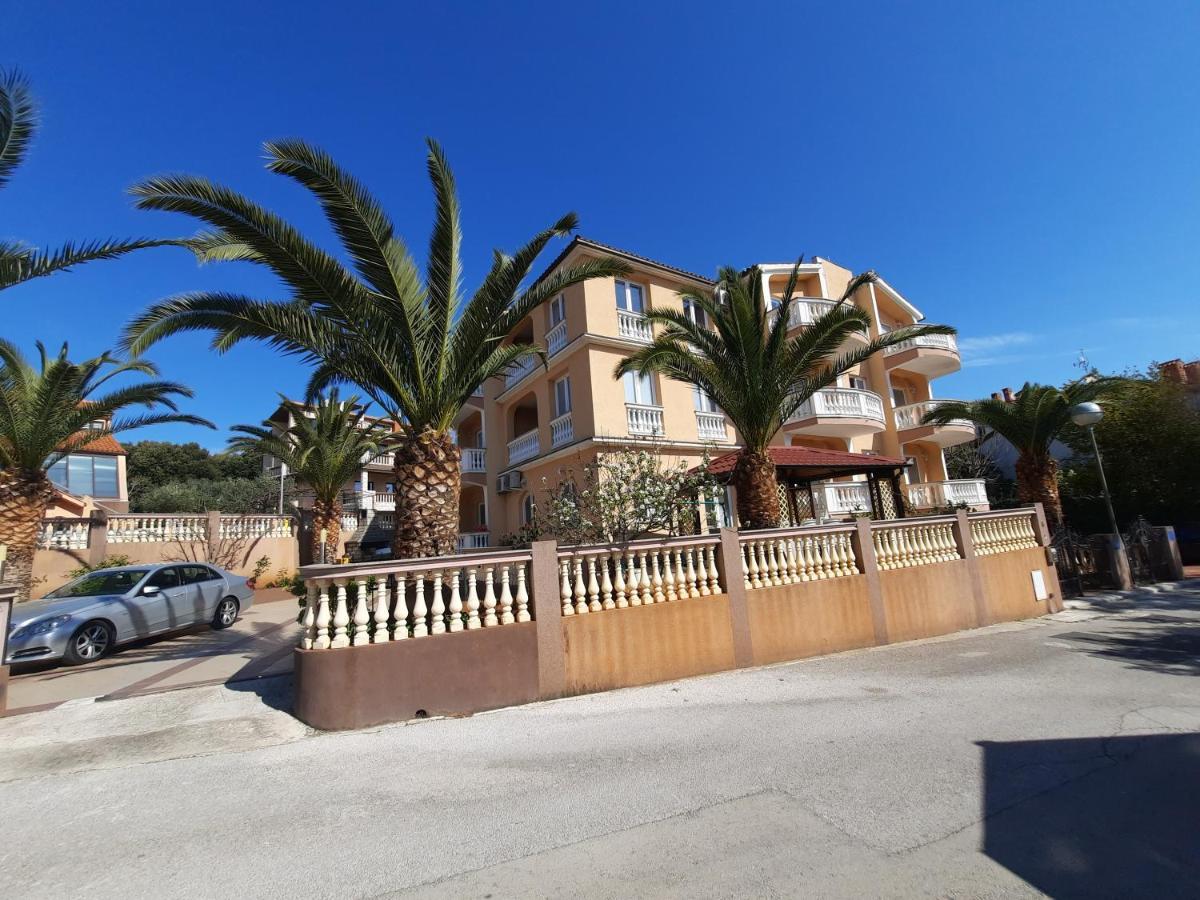 Canaria