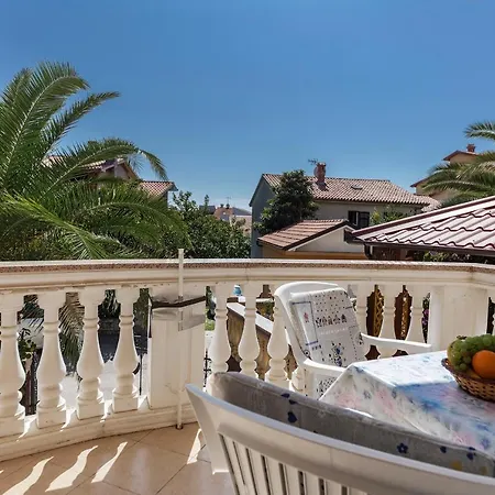Apartments Canaria Pula Exterior photo